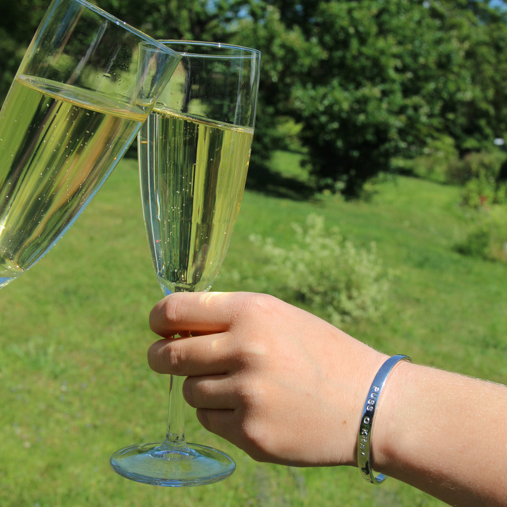 Armband med puss o kram